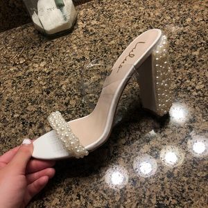 Lulu pearl heels - Size 8 - womens